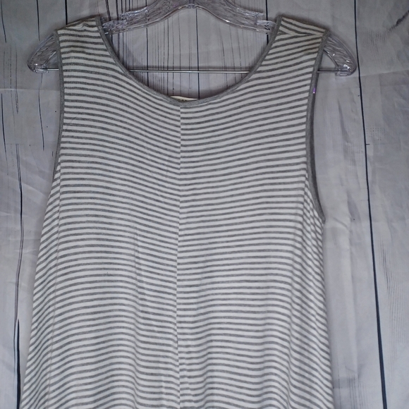 Max Studio Striped Sleeveless Top - Gray and Blue - Picture 9 of 11